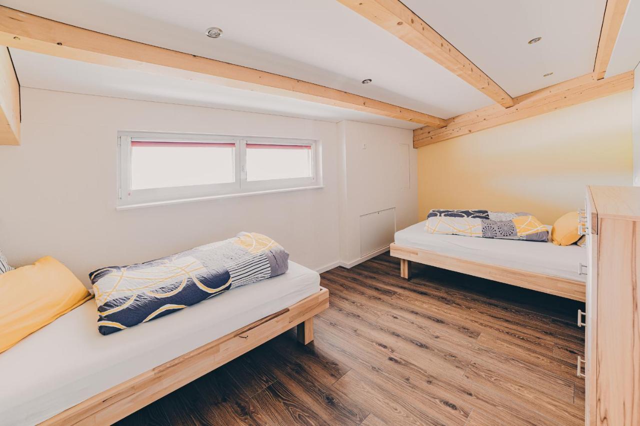 Grosse Ferienwohnung Mit Balkon Und Perfekter Lage Eggenthal Bagian luar foto